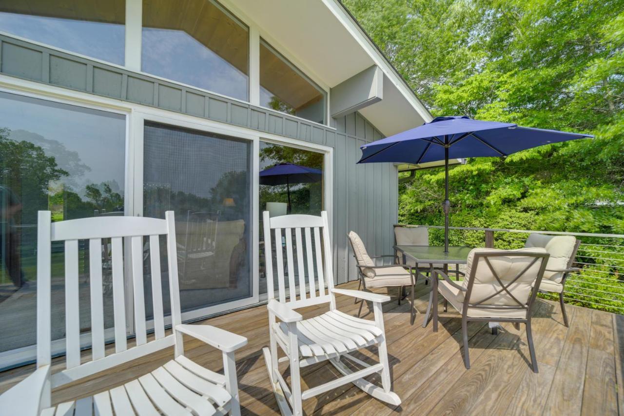 Centrally Located Brevard Home With Deck And Fire Pit! Екстериор снимка